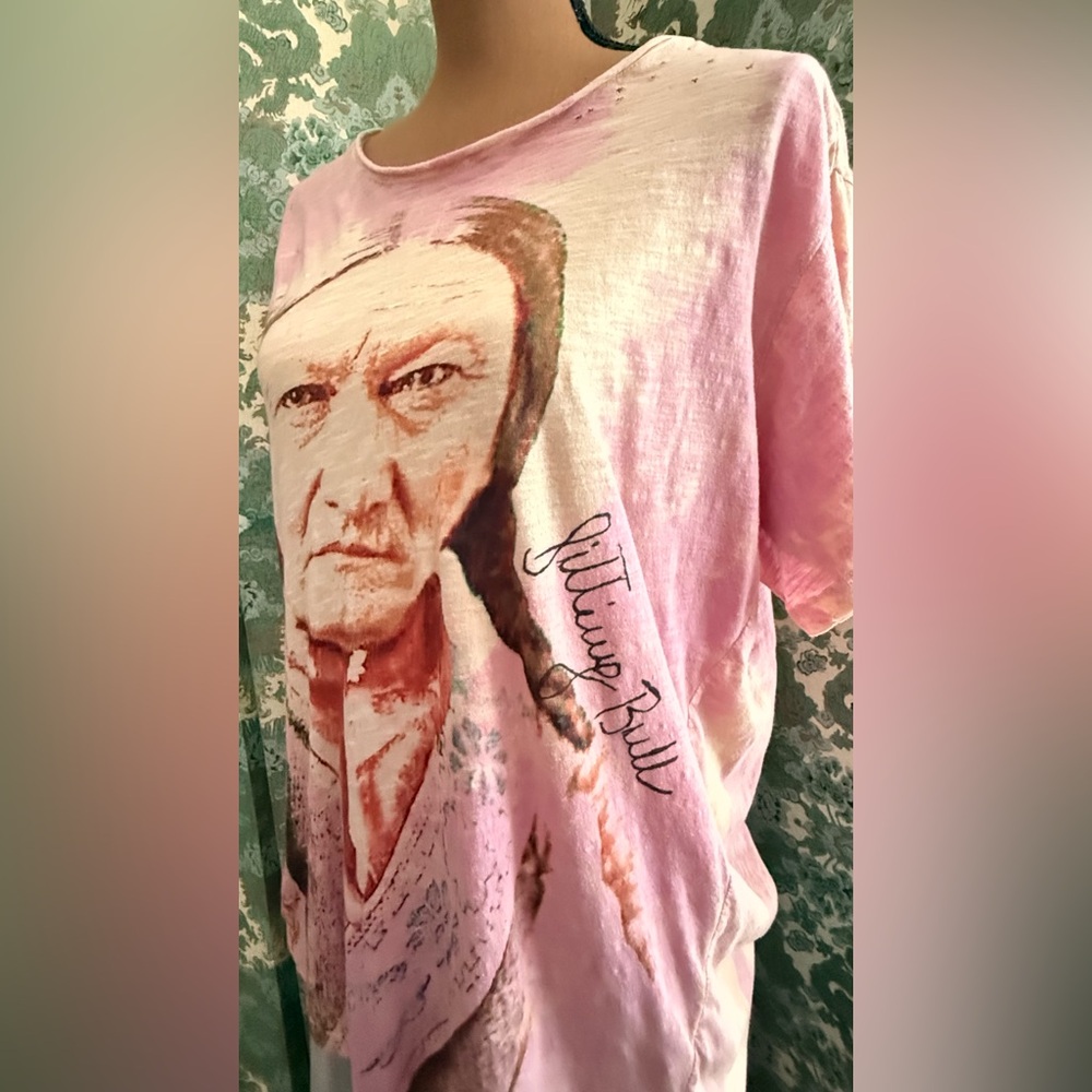 Magnolia Pearl Sitting Bull Tee - Picture 2 of 3